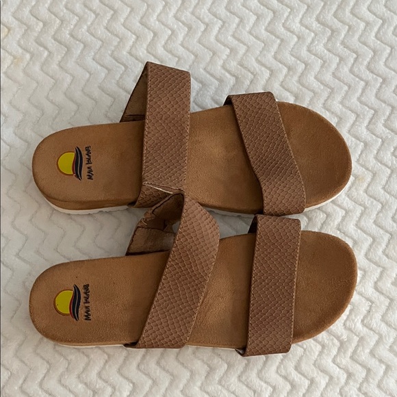 MIA Brown Sandals - Picture 1 of 2